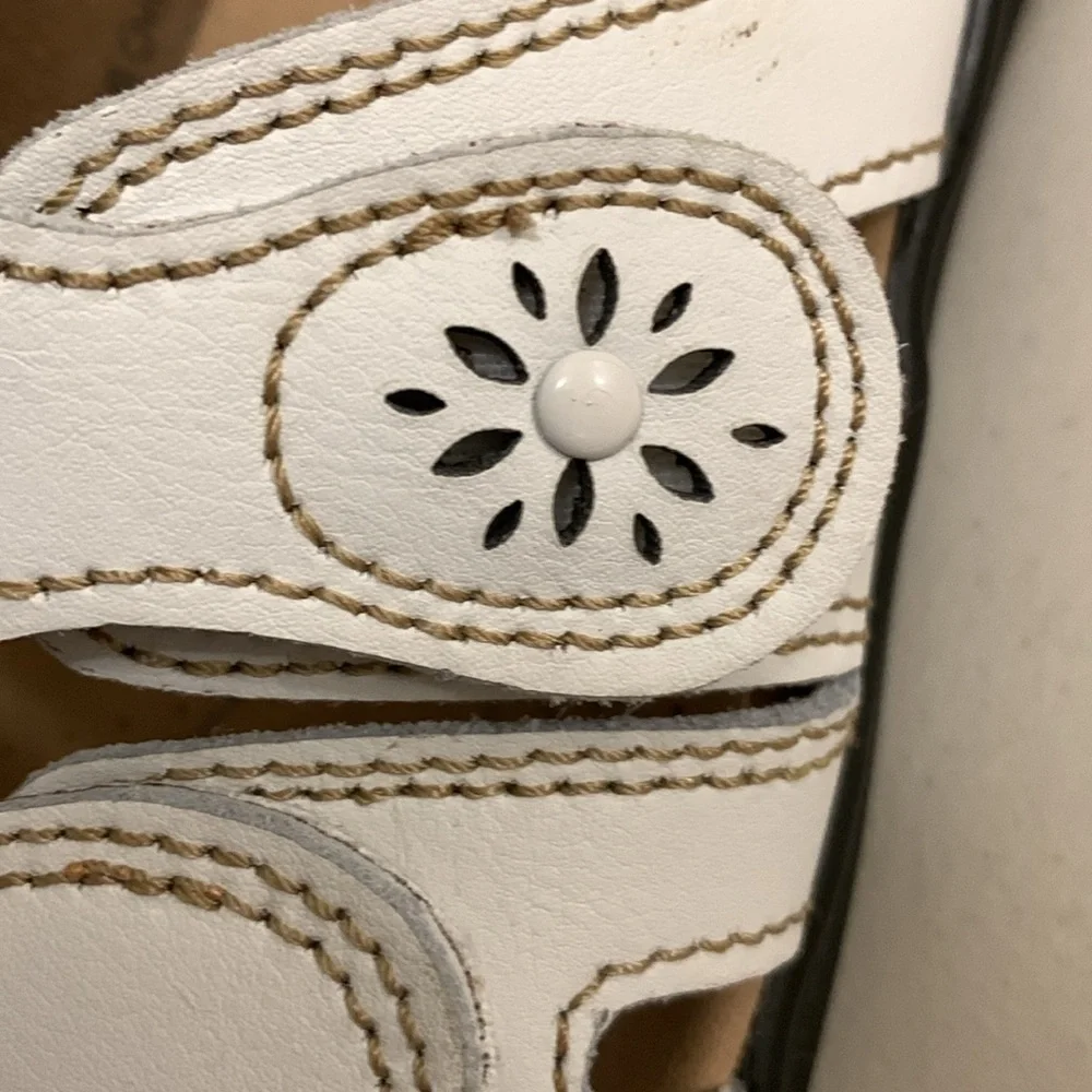 Merence Arch Support White Leather Slip On Sandals Women’s Size 40 (Size 9-9.5)